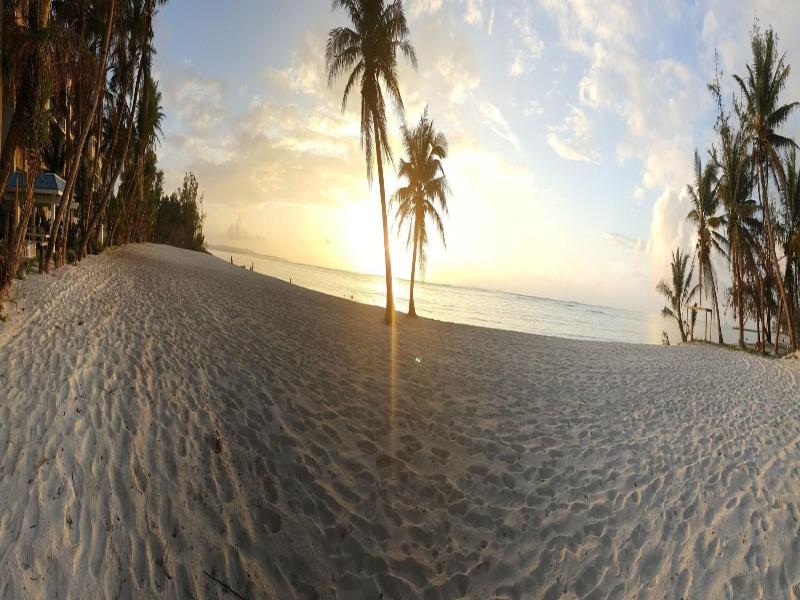 Surfrider Resort Hotel image
