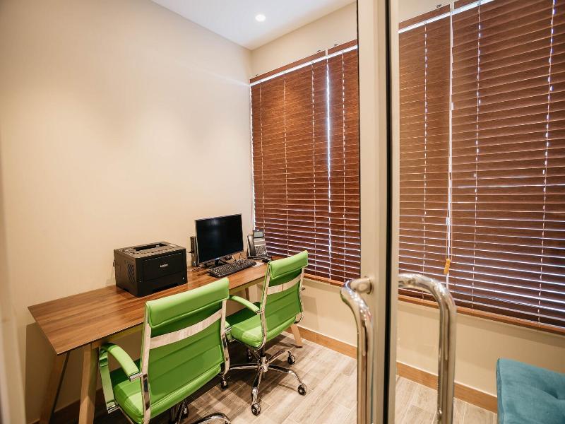 Surfrider Resort Hotel image
