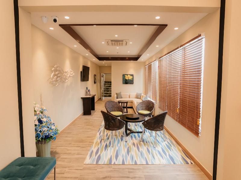 Surfrider Resort Hotel image