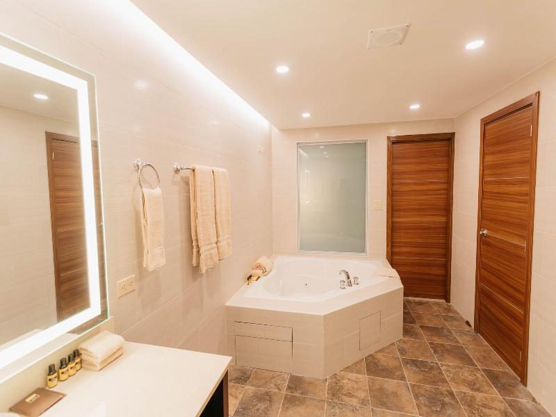 Surfrider Resort Hotel image