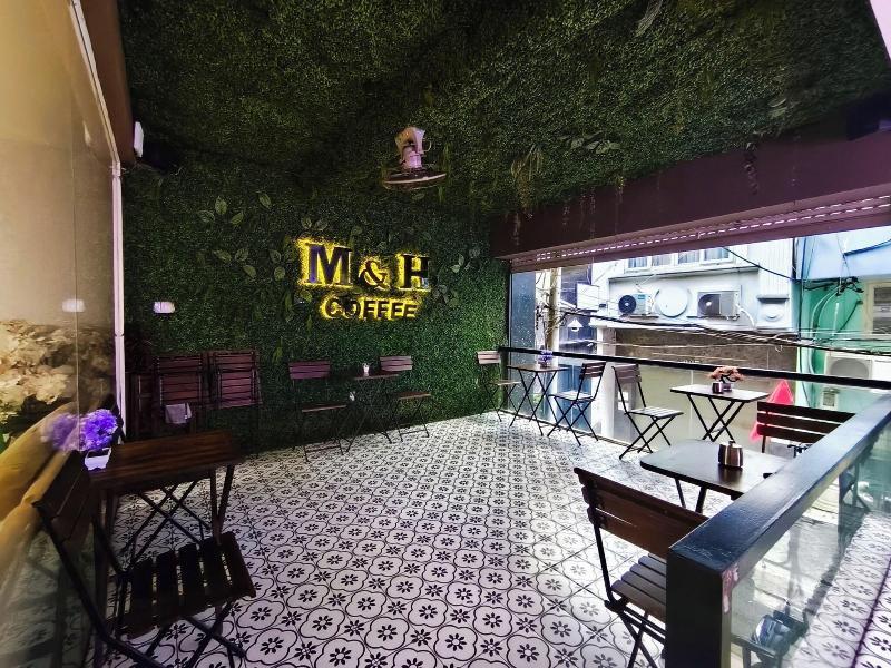 M H Hotel image