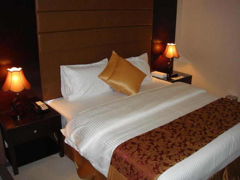Paragon Hotel Apartments image