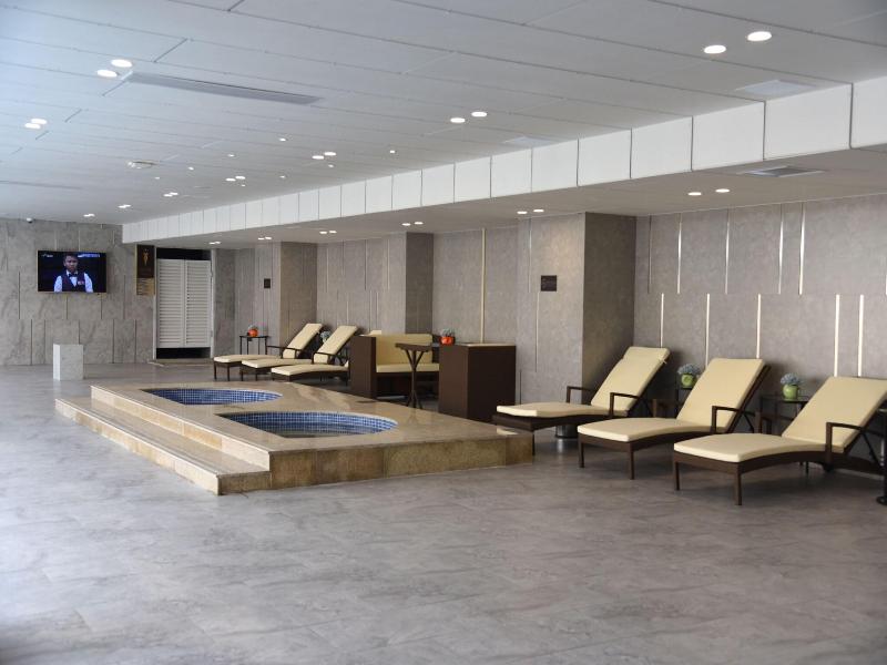 Menshine Gloria Plaza Hotel image