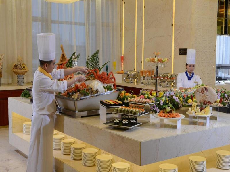 Menshine Gloria Plaza Hotel image