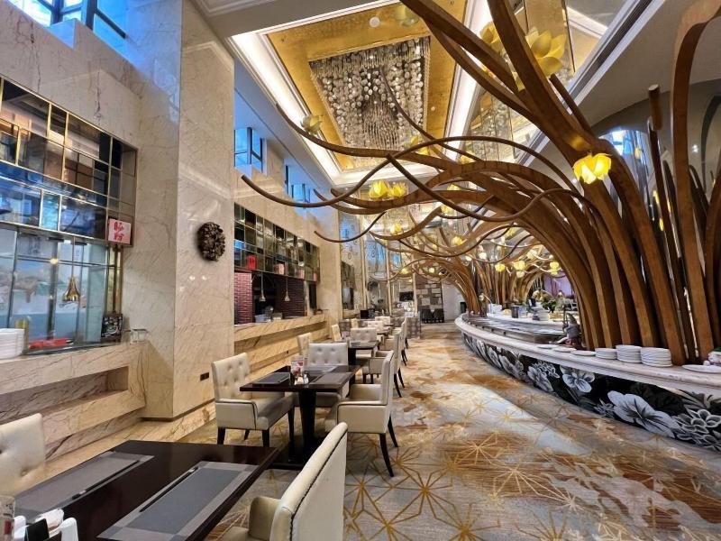 Menshine Gloria Plaza Hotel image