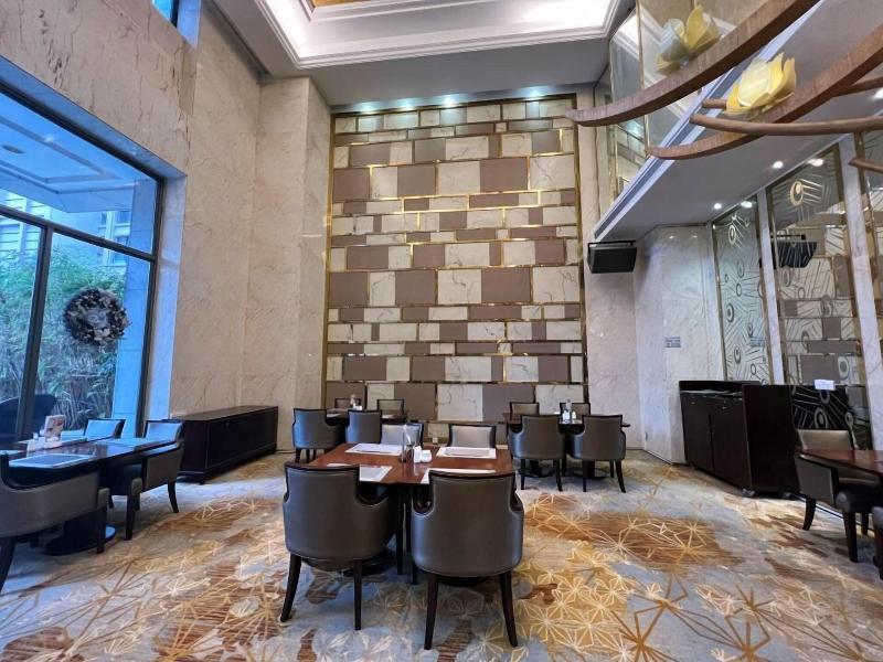Menshine Gloria Plaza Hotel image