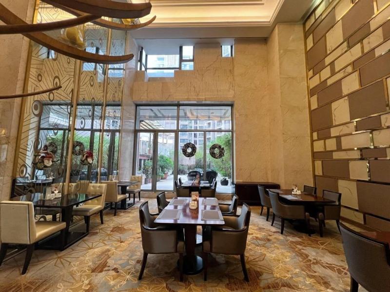 Menshine Gloria Plaza Hotel image