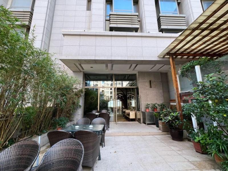 Menshine Gloria Plaza Hotel image