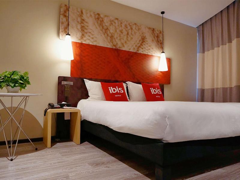 Ibis Hotel (Jiayuguan Railway Station) image