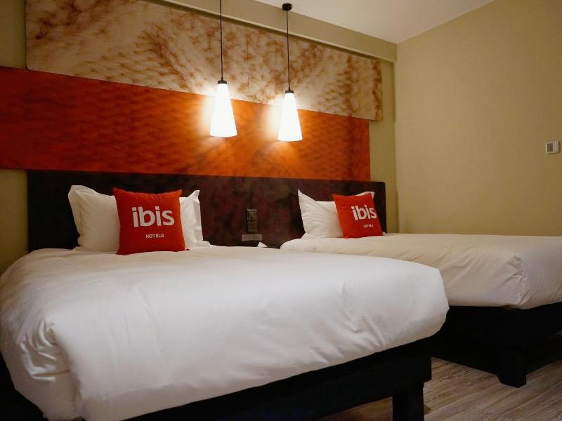 Ibis Hotel (Jiayuguan Railway Station) image