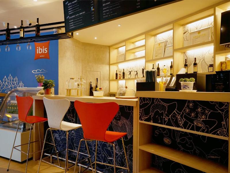 Ibis Hotel (Jiayuguan Railway Station) image
