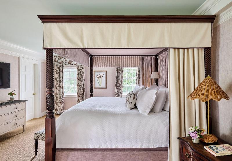 Mayflower Inn and Spa image