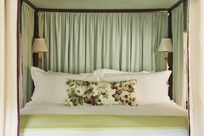 Mayflower Inn and Spa image