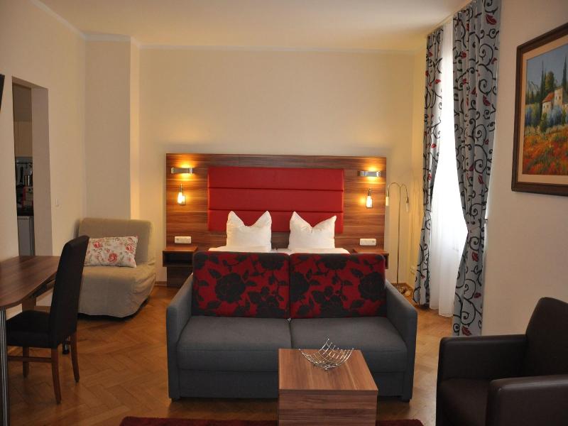 Batu Apart Hotel image