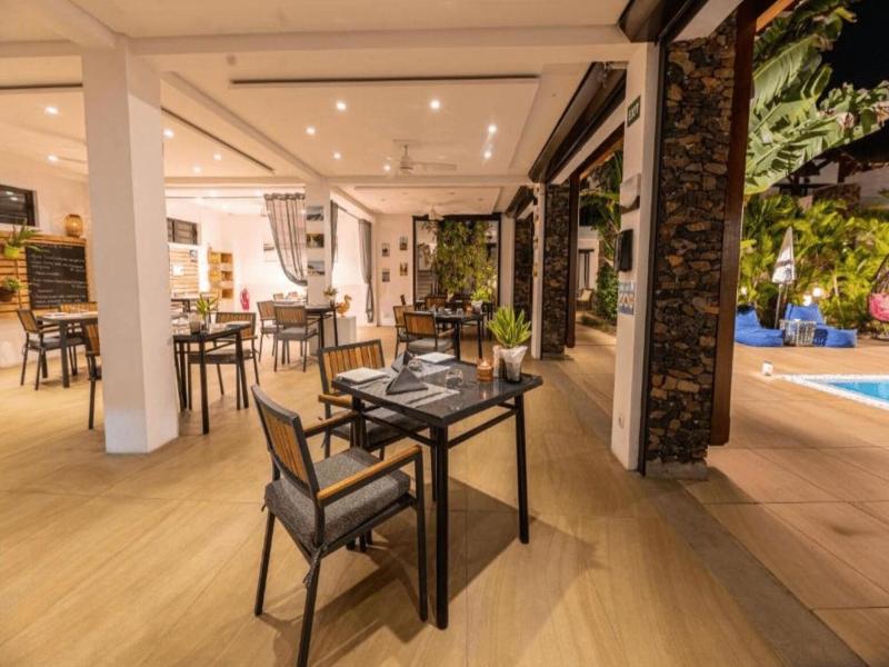 Toparadis Guest House image