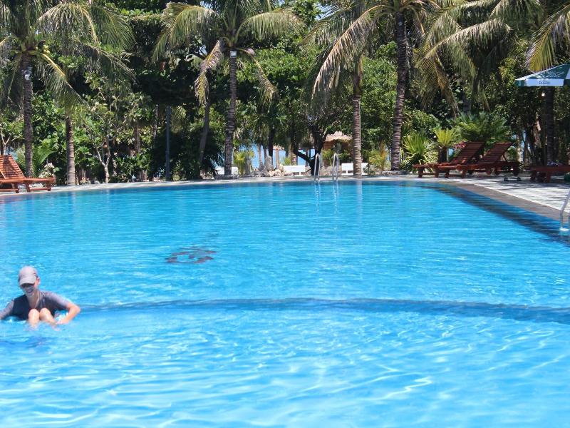 Gm Doc Let Beach Resort And Spa