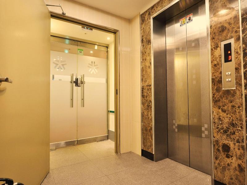 OYO Hostel Myeongdong 3 image