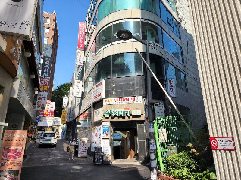 OYO Hostel Myeongdong 3 image