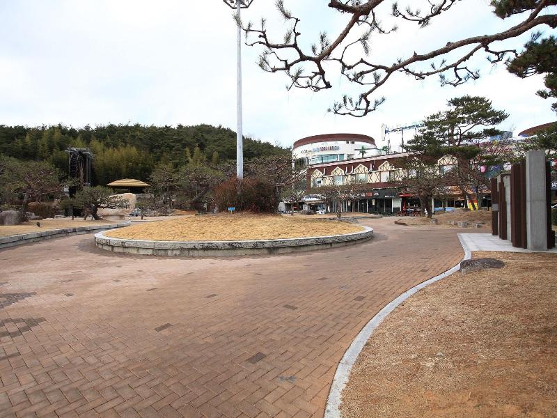 Book Home Gyeongju image