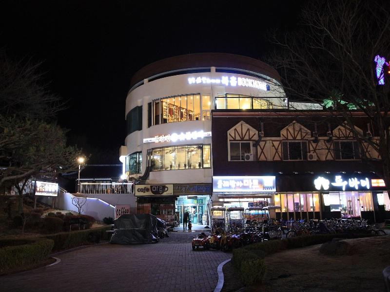Book Home Gyeongju image