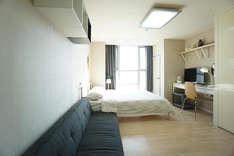 Hotel Alice Apartment House