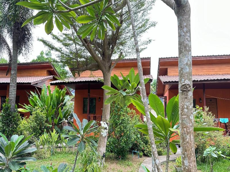 Nat Resort Koh Tao image
