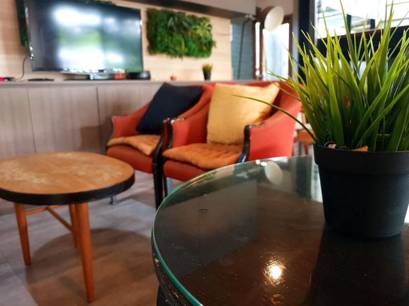 Iresidence Hotel Pathumthani image
