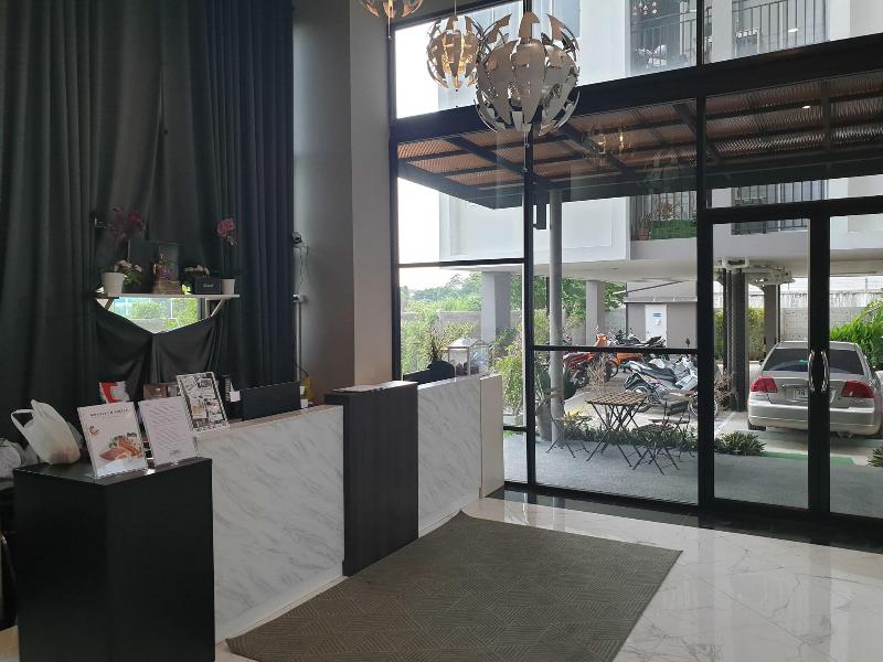 Iresidence Hotel Pathumthani image