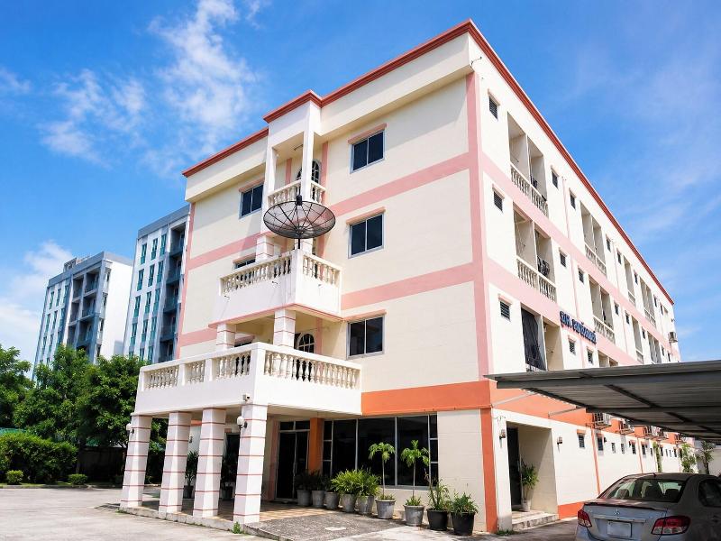 Uj Apartment image