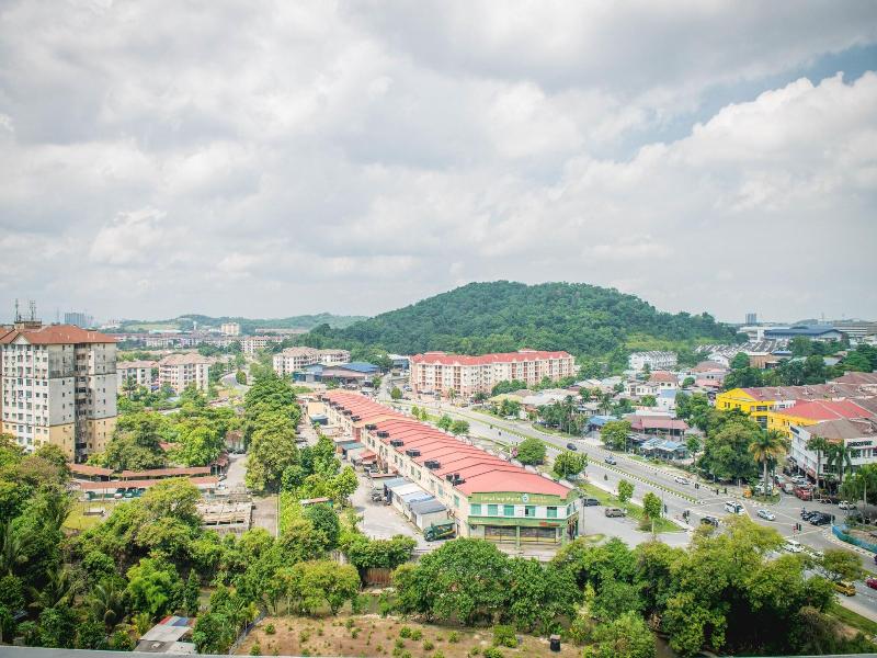 Amerin Mall Suites image
