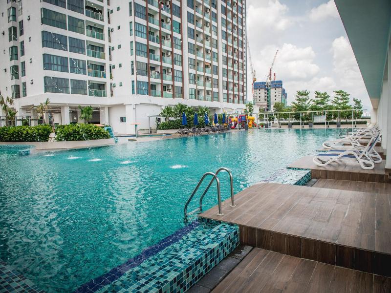 Amerin Mall Suites image