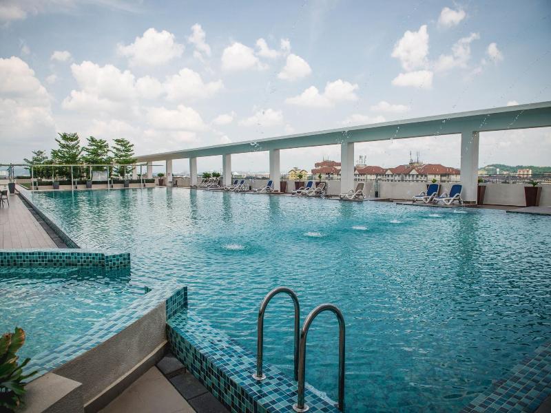 Amerin Mall Suites image