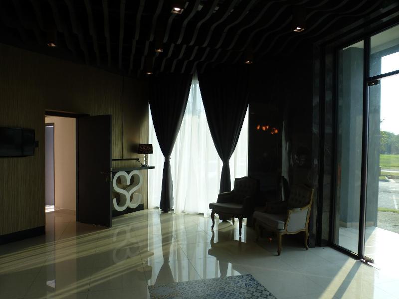 Hotel 138 BESTARI image