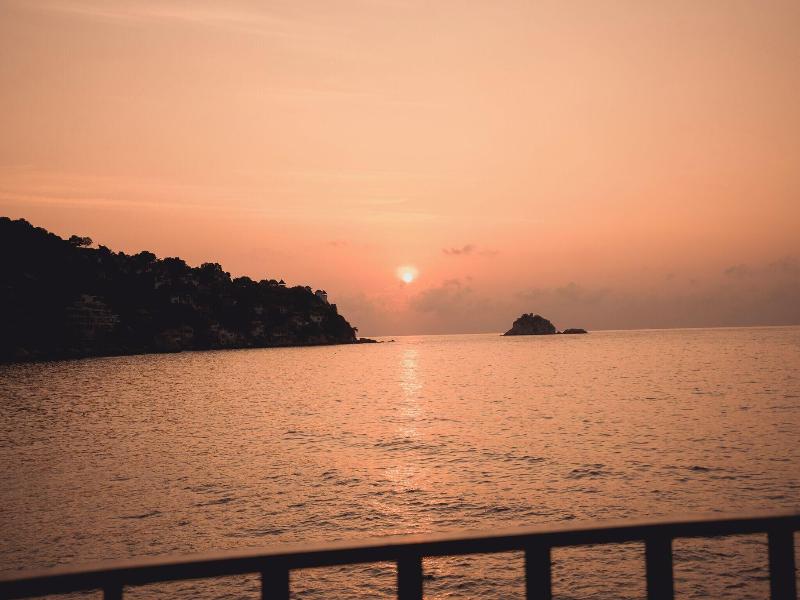 Taatoh Seaview Resort image