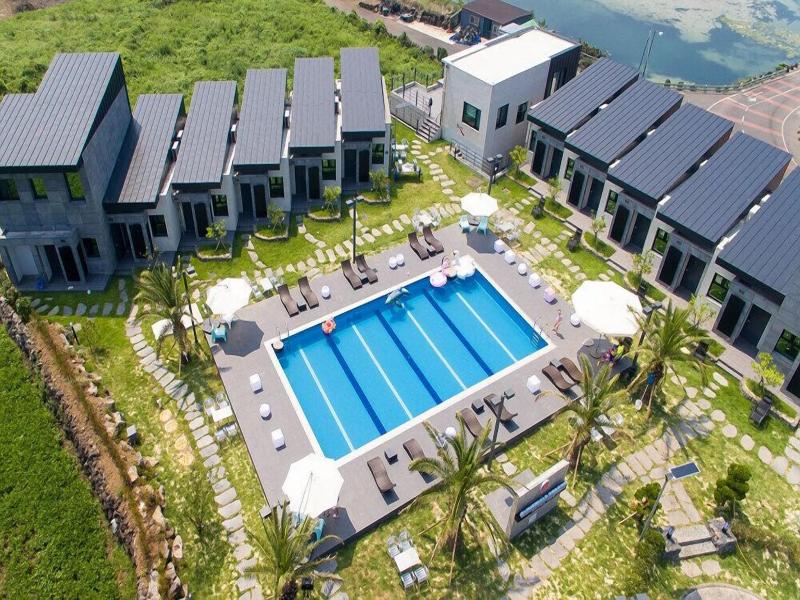 Jeju Christmas Poolvilla Resort