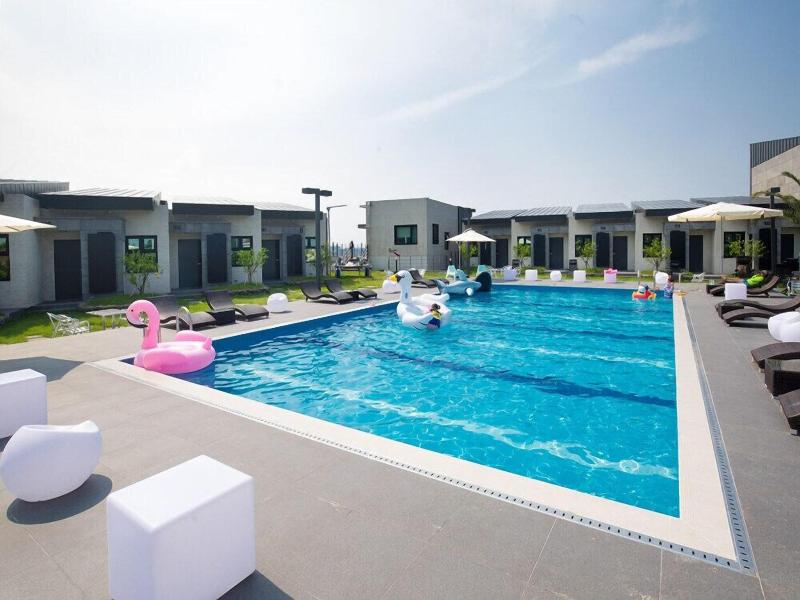 Jeju Christmas Poolvilla Resort