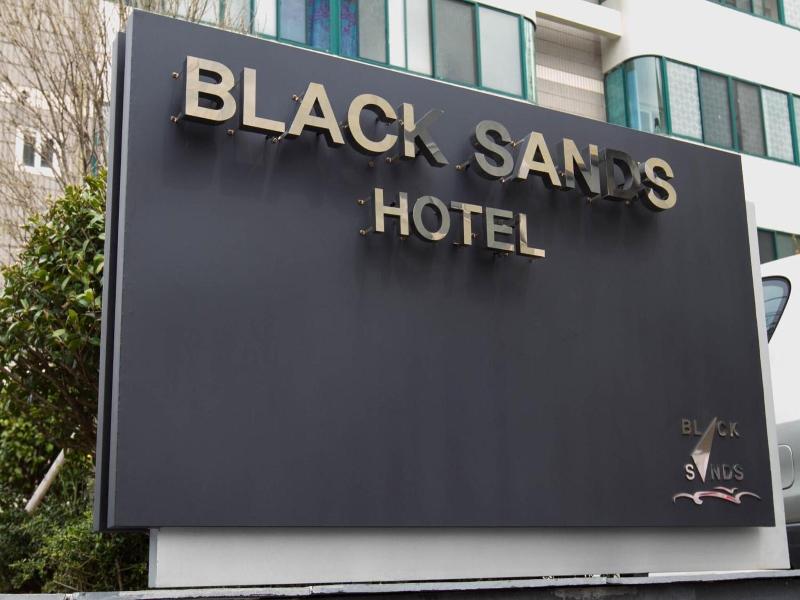 Black Sands Hotel