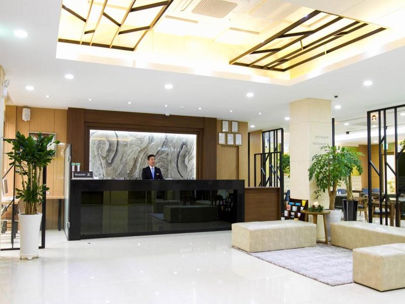 Black Sands Hotel