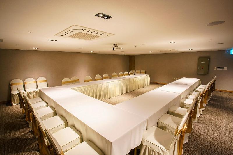 Utop Ubless Hotel Jeju image