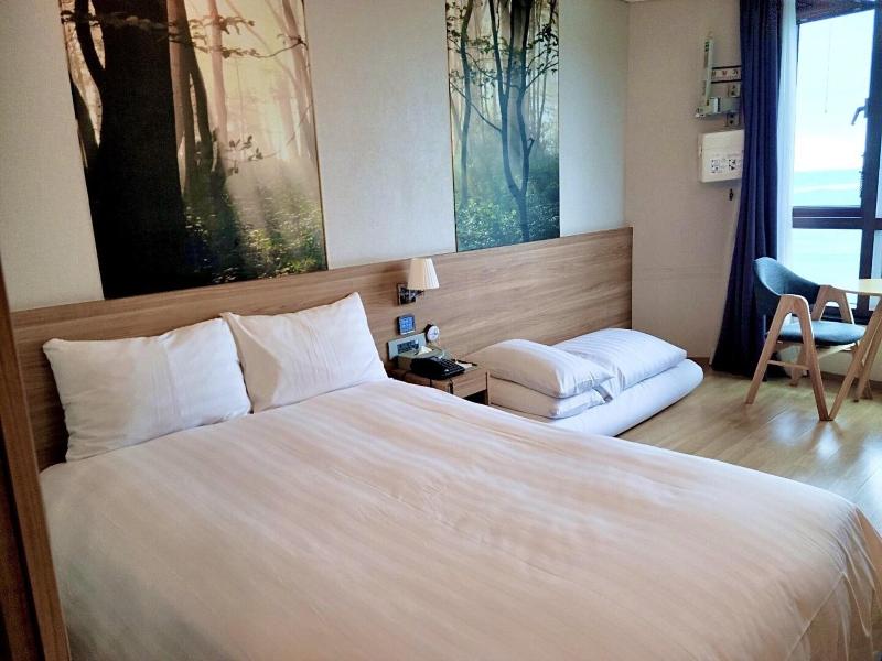 Utop Ubless Hotel Jeju image