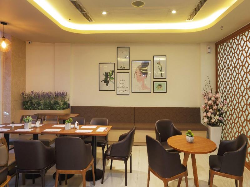 Golda Hotel image