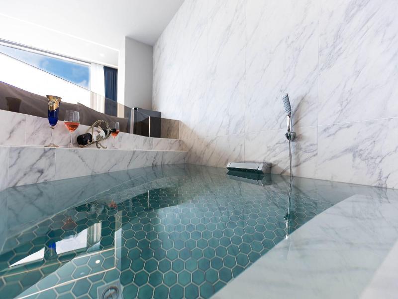 Bluespring Boutique Hotel