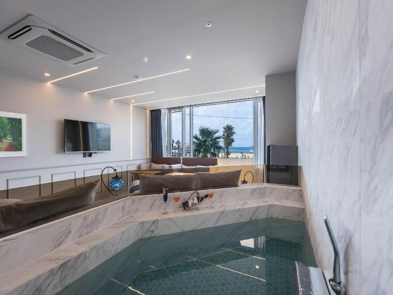 Bluespring Boutique Hotel