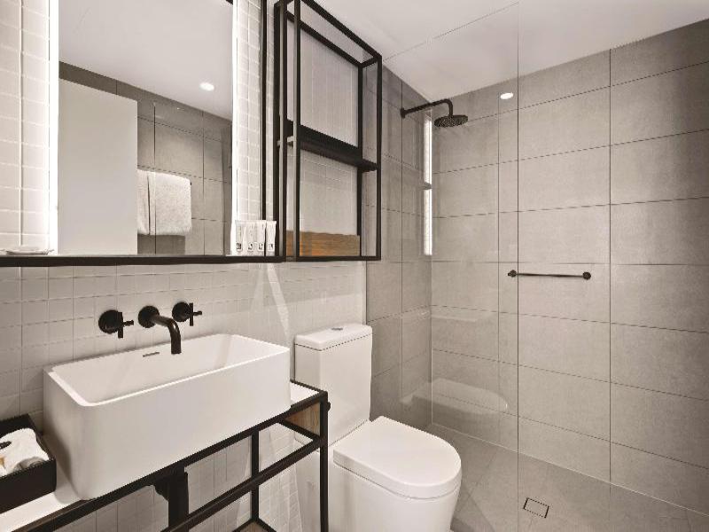Vibe Hotel Melbourne image