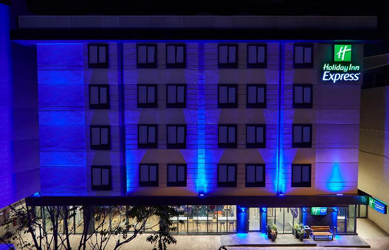 Holiday Inn Express Istanbul  Atakoy Metro
