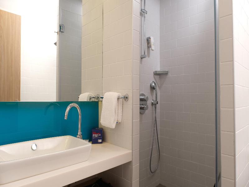 Holiday Inn Express Istanbul  Atakoy Metro image