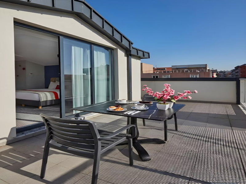 Holiday Inn Express Istanbul  Atakoy Metro image
