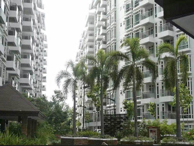 Favila Condotel 150 Newport Boulevard image