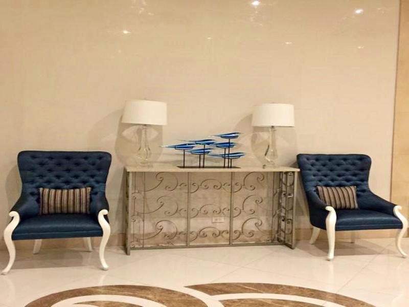 Favila Condotel 150 Newport Boulevard image