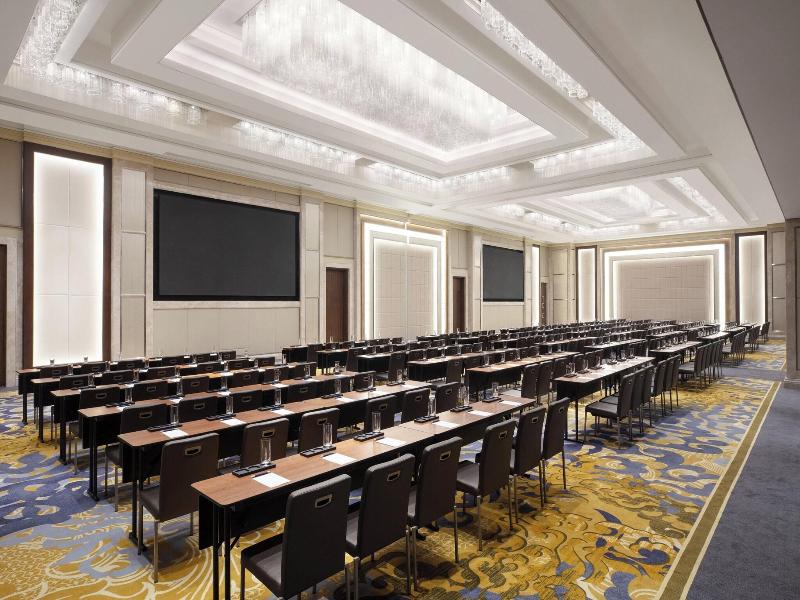Sheraton Manila Hotel image